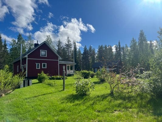 Njut av svenska Lappland med privat bastu