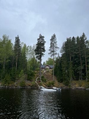 Semesterhus direkt vid sjön med motorbåt - Bild 2