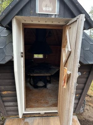 Semesterhus direkt vid sjön med motorbåt - Bild 25