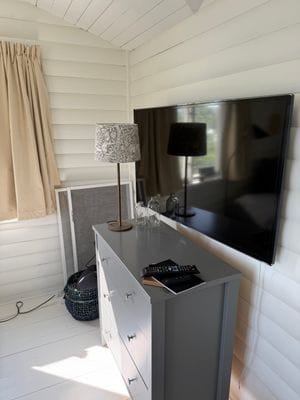 Stuga med unikt sjöläge i Stocksund - Bild 11