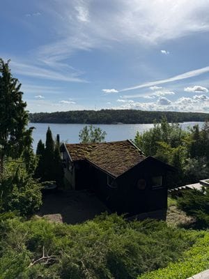 Stuga med unikt sjöläge i Stocksund - Bild 2