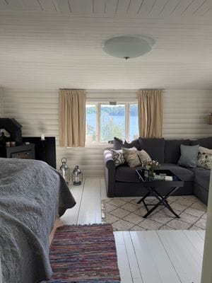 Stuga med unikt sjöläge i Stocksund - Bild 3