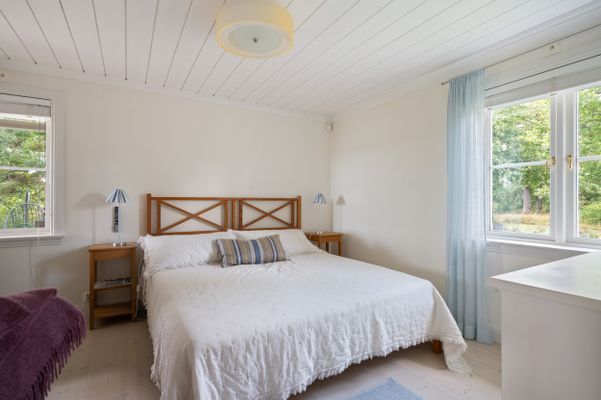 Vacker villa vid kusten i skärgården - Bild 9