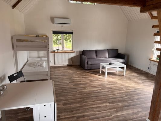 Stuga på hästgård - Bild 8