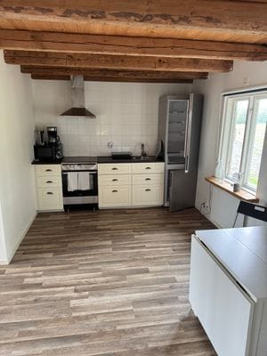 Stuga på hästgård - Bild 7
