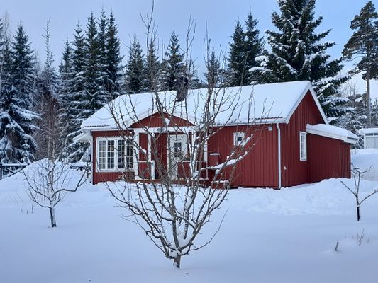 Mysig stuga vid Orsasjön, nära Orsa Grönklitt - Bild 2