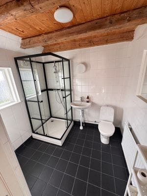 Stuga på hästgård - Bild 5
