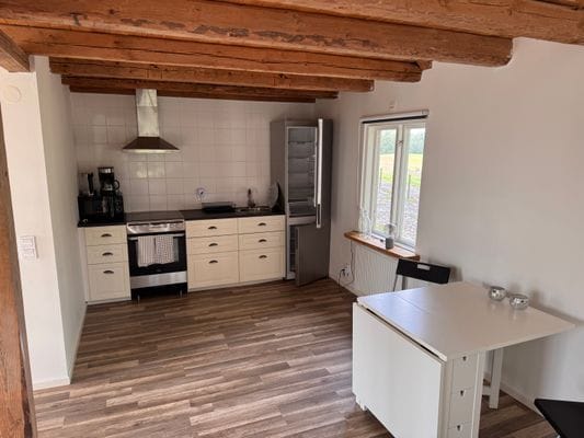 Stuga på hästgård - Bild 9