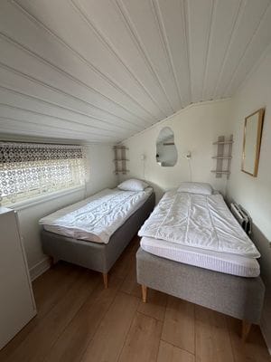 Rymlig familjestuga 200 m från havet – Glommen - Bild 4