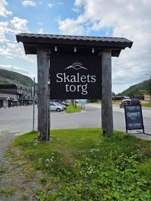 VILLA SKALSVALLEN, Skalets torg, inomhusbordtennis - Bild 106