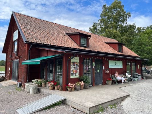 Hus med badtunna, bastu. 300 m till sjö.Båt ingår. - Bild 68