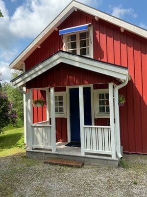 Modern stuga åretrunt boende nära sjö och golfbana - Bild 4
