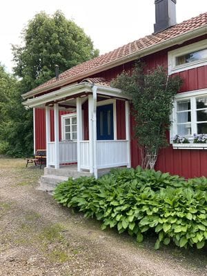 Modern stuga åretrunt boende nära sjö och golfbana - Bild 3