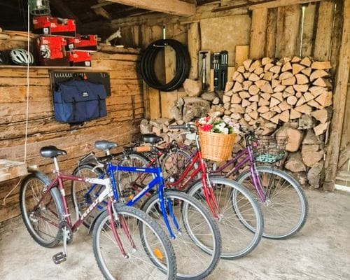 Familjevänligt rymligt hus vid sjö och skog. - Bild 25