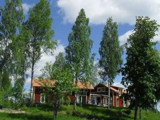 Fint hus med egen brygga