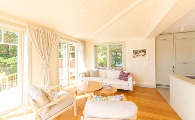 Nybyggt skärgårdshus, privat brygga och sandstrand - Bild 18