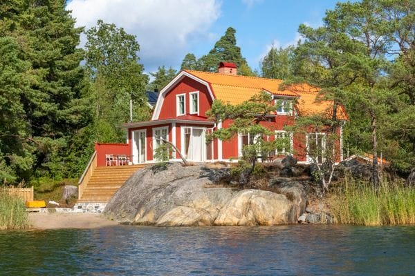 Nybyggt skärgårdshus, privat brygga och sandstrand - Bild 2
