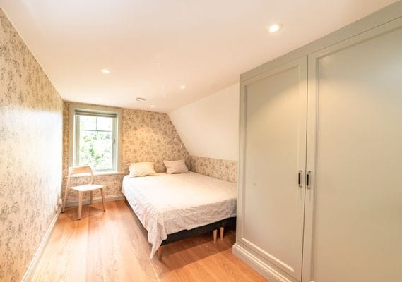 Nybyggt skärgårdshus, privat brygga och sandstrand - Bild 31