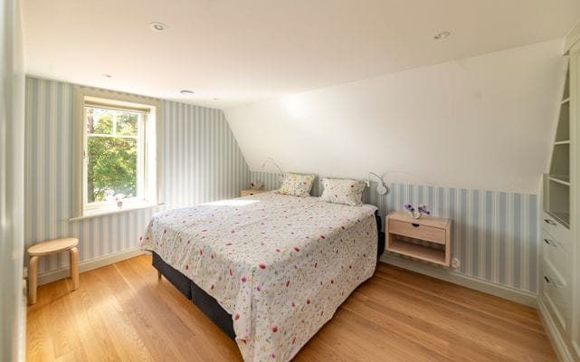 Nybyggt skärgårdshus, privat brygga och sandstrand - Bild 32