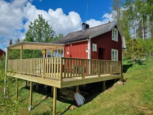 Mysig stuga med sjötomt på småländska höglandet - Bild 7