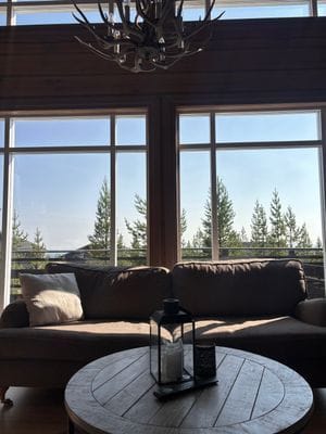 Villa Fjällsaga, timmerhus med ski-in/ski-out läge - Bild 10