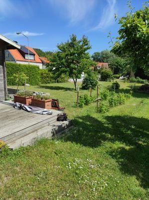 Sommarstuga med trädgård. Fiske i närheten - Bild 7