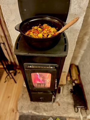 Mysig timmerstuga med kamin i södra Värmland - Bild 16