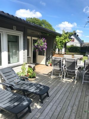 Altan över egna lekplatsen