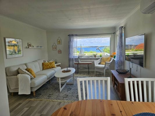 Hus i Ellös med havsutsikt - Bild 6