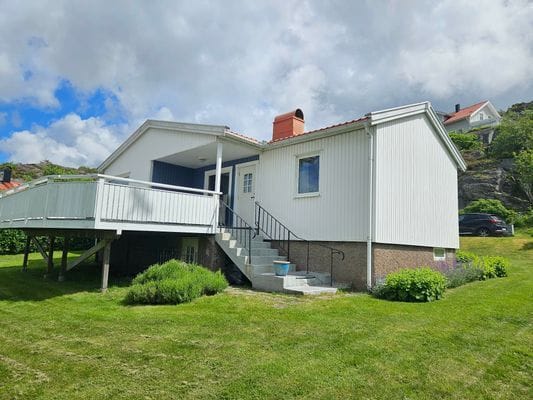 Hus i Ellös med havsutsikt