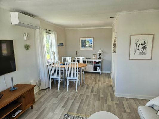 Hus i Ellös med havsutsikt - Bild 3