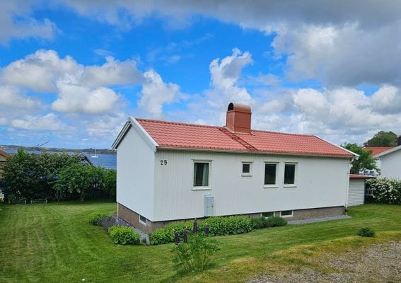 Hus i Ellös med havsutsikt - Bild 2