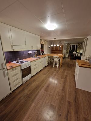 Stuga på gård i Bruksvallarna