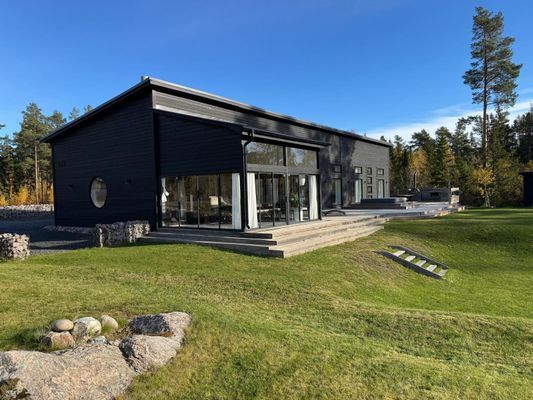 Oöverträffad modern villa i Eskön