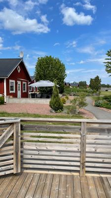 Semesterhus vid sjön med pool och elbåt - Bild 22