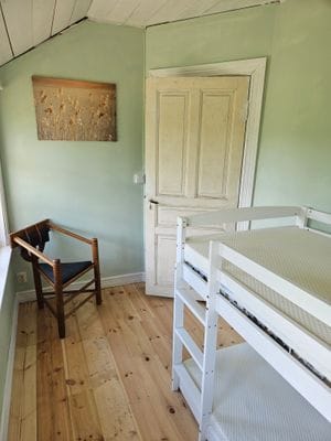 Hus m historisk charm, lyx, rymd & egen strand/båt - Bild 17
