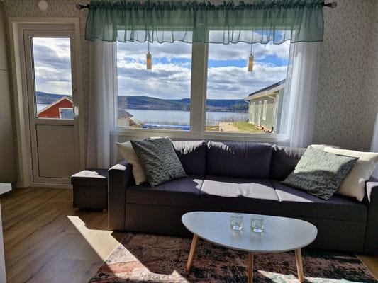 Bäddsoffa i allrummet/köket med 130 cm sovplats för 2 barn eller 1 vuxen