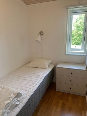 Två stugor 65 + 44 m2 på stor tomt i Gnisvärd - Bild 7