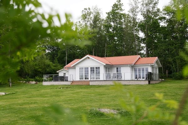 Nybyggd sjöstuga med fantastisk utsikt