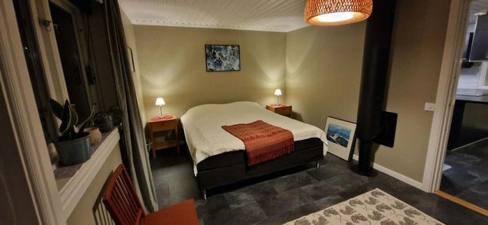 Sovrum 1 med dubbelsäng.