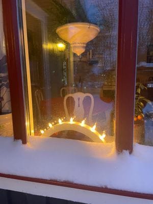 Mysigt hus i kyrkby nära Vänern - Bild 24