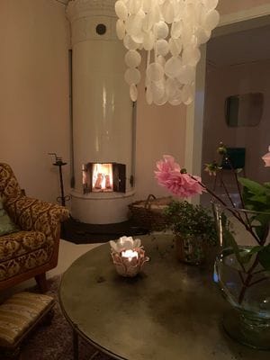 Mysigt hus i kyrkby nära Vänern - Bild 5