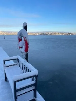 Skärgårdshus med bastu och brygga nära Stockholm - Bild 25