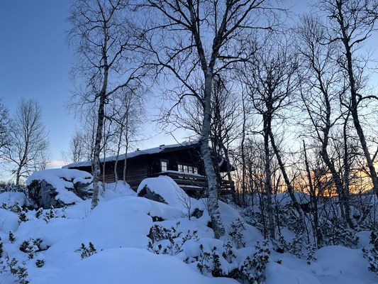 Mysig välutrustad stuga med bra läge - Bild 3