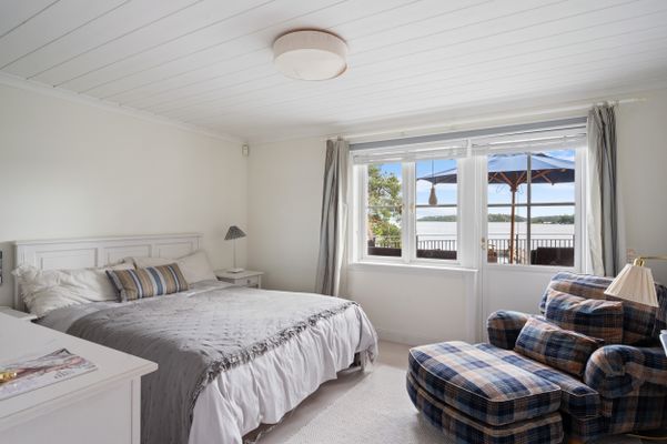 Vacker villa vid kusten i skärgården - Bild 12