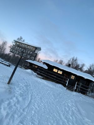 Mysig välutrustad stuga med bra läge - Bild 13