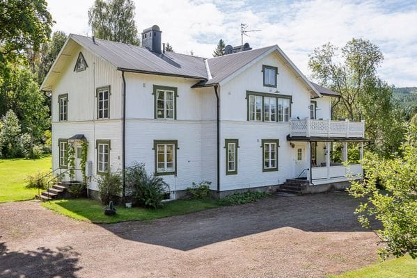 Gård vid Klarälven - bara 10 minuter från Branäs
