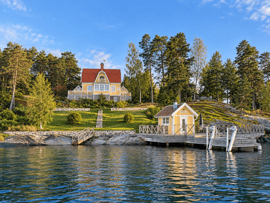 Skärgårdsvilla med egen brygga & bastu – Stegesund