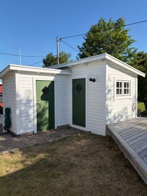 Mysig stuga vid hav och skärgårdsbåtar! - Bild 23