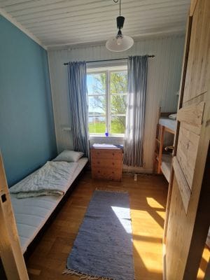 Boende 5 m från Vättern med roddbåt - Bild 9